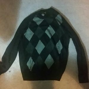 Black/gray patterned sweater